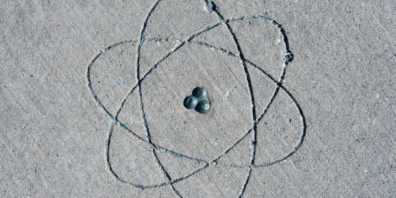 Promieniotwórczy_atom